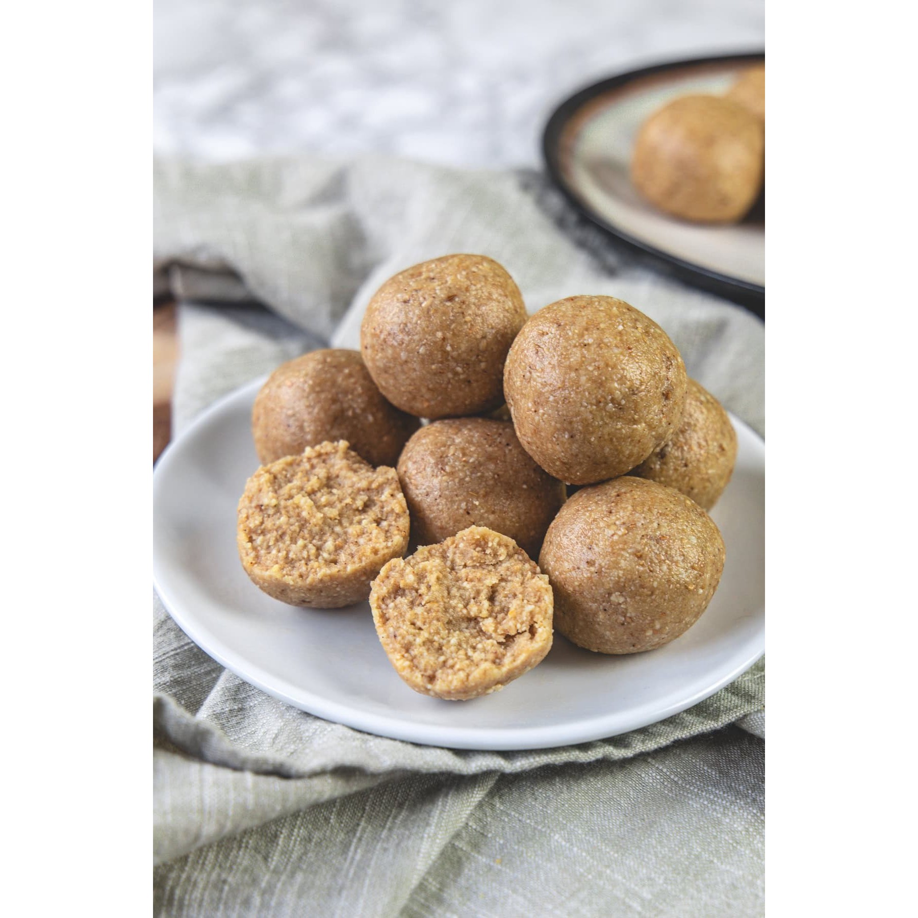 GEM PEANUT LADOO 7 OZ