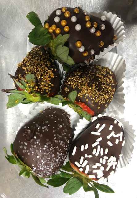 GHIRADELI DARK CHOCOLATE COVERED STRAWBERRY