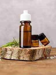 CAMPHOR OIL