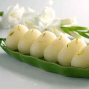 RAJBHOG SWEETS WHITE CHAM CHAM