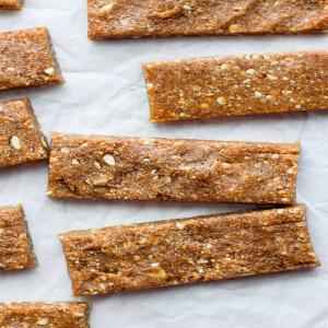 CASHEW DATE BAR