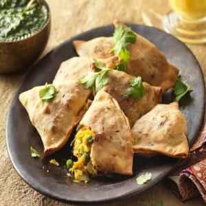 VEGIS NAVRATAN SAMOSA
