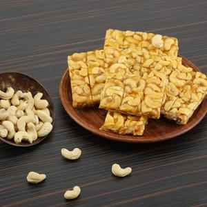 RAJBHOG CASHEW CHIKKI