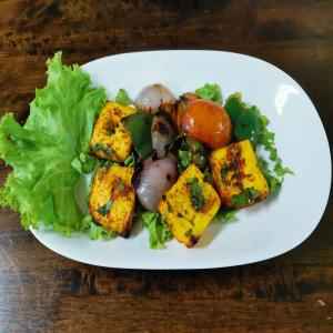HIMALIYAN PANEER TIKKA MOMS