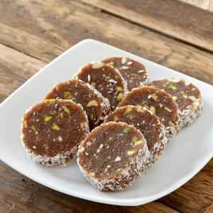 RAJBHOG KHAJUR ROLL