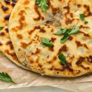 ALOO MASALEDAR NAAN