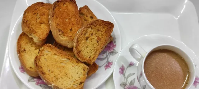 Lazzat Tea Rusk