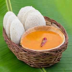 Vembandu Idly With Sambar