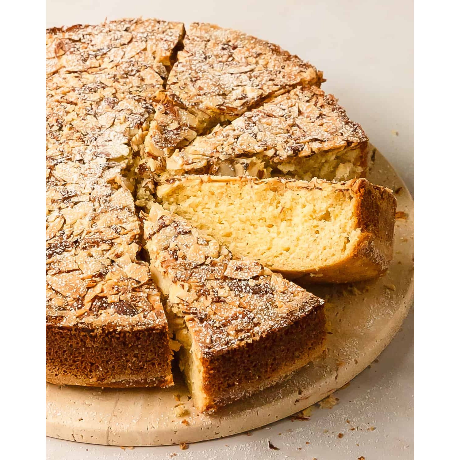 DELUXE ELAICHI CAKE 700 GM