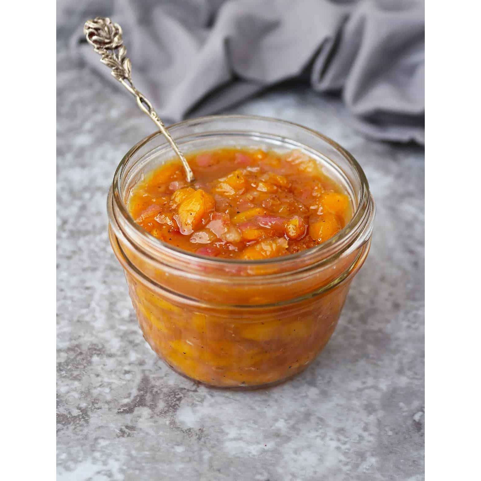 KALUSTYANS MILD MANGO CHUTNEY WITH NUTS 1.06 Lbs