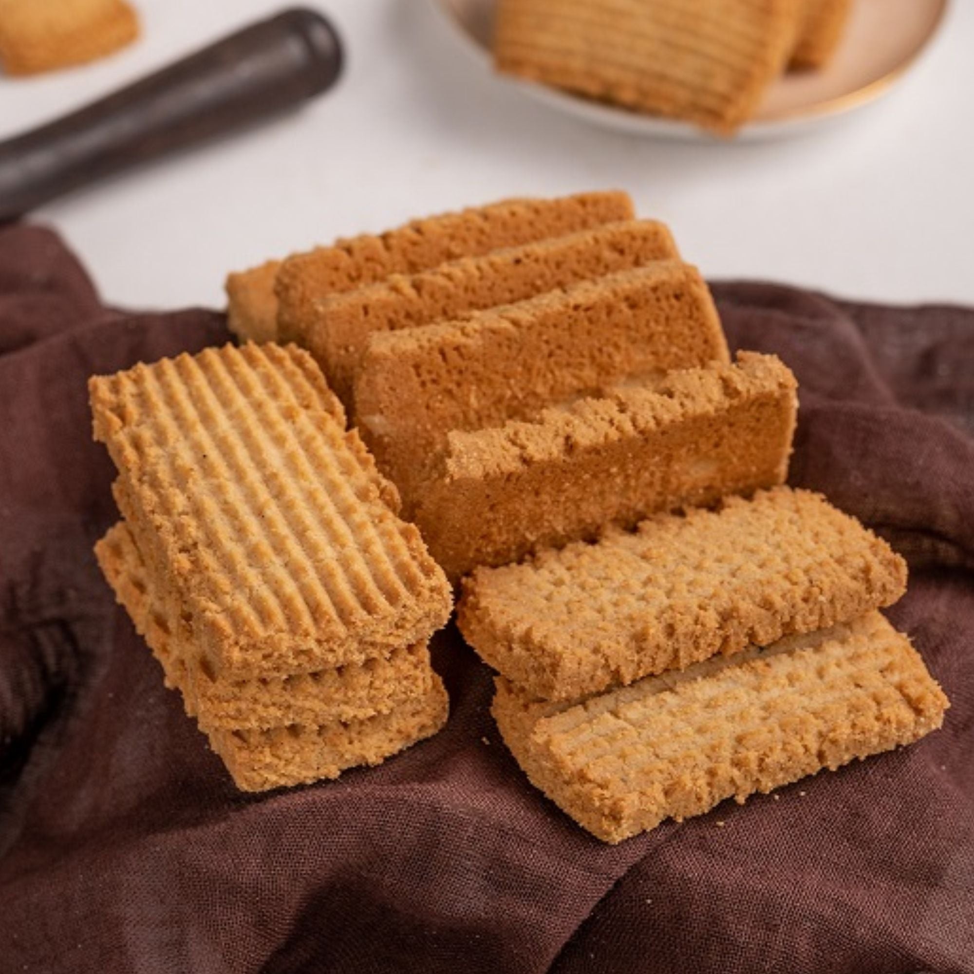 CRISPY GUR COOKIES 380 GM
