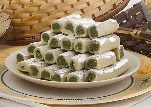 Himalaya Fresh Kaju Pista Rolls 1 EACH