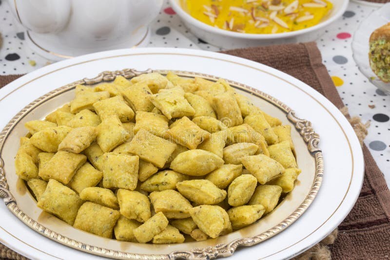 TEA CAFE METHI PARA 340 GM