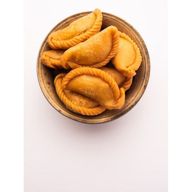 LAXMI GUJIA 350 GM