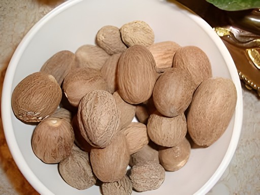 HB Nutmeg Whole Jaiphal 100 GM