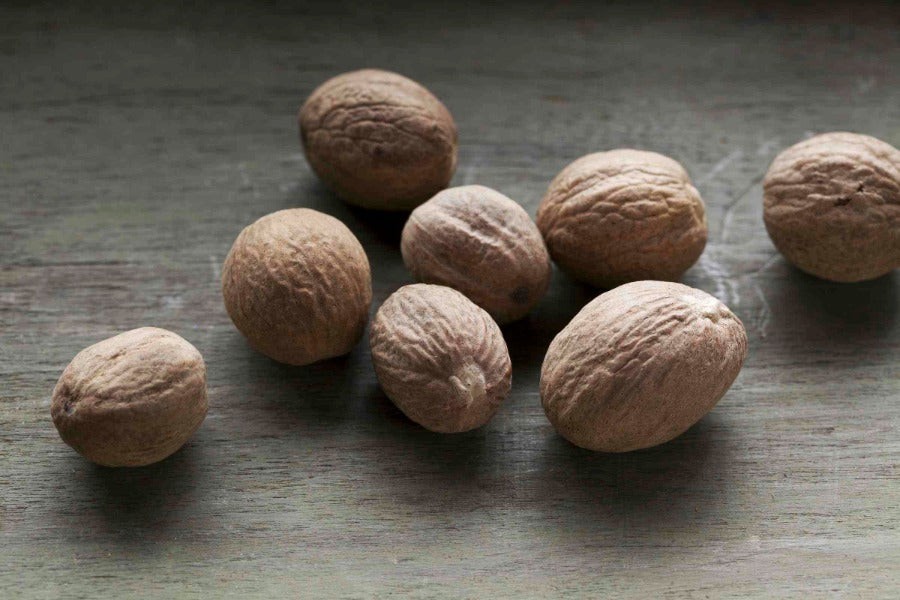 THREE RIVERS NUTMEG WHOLE 100 GM