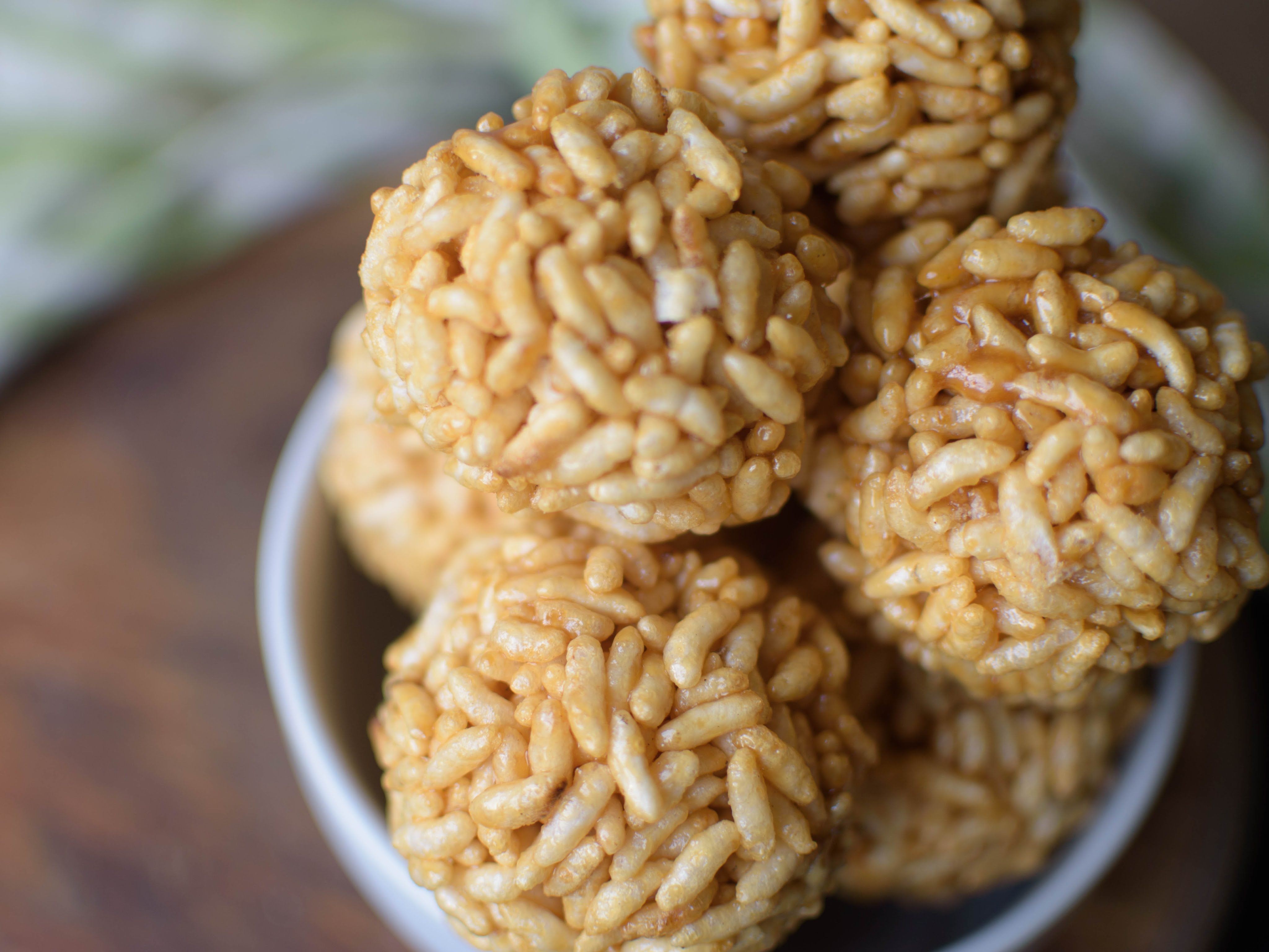 ROSHNI KURMURA LADDU  7 OZ