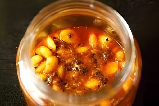 Khushboo Garlic Pickle 720 GM