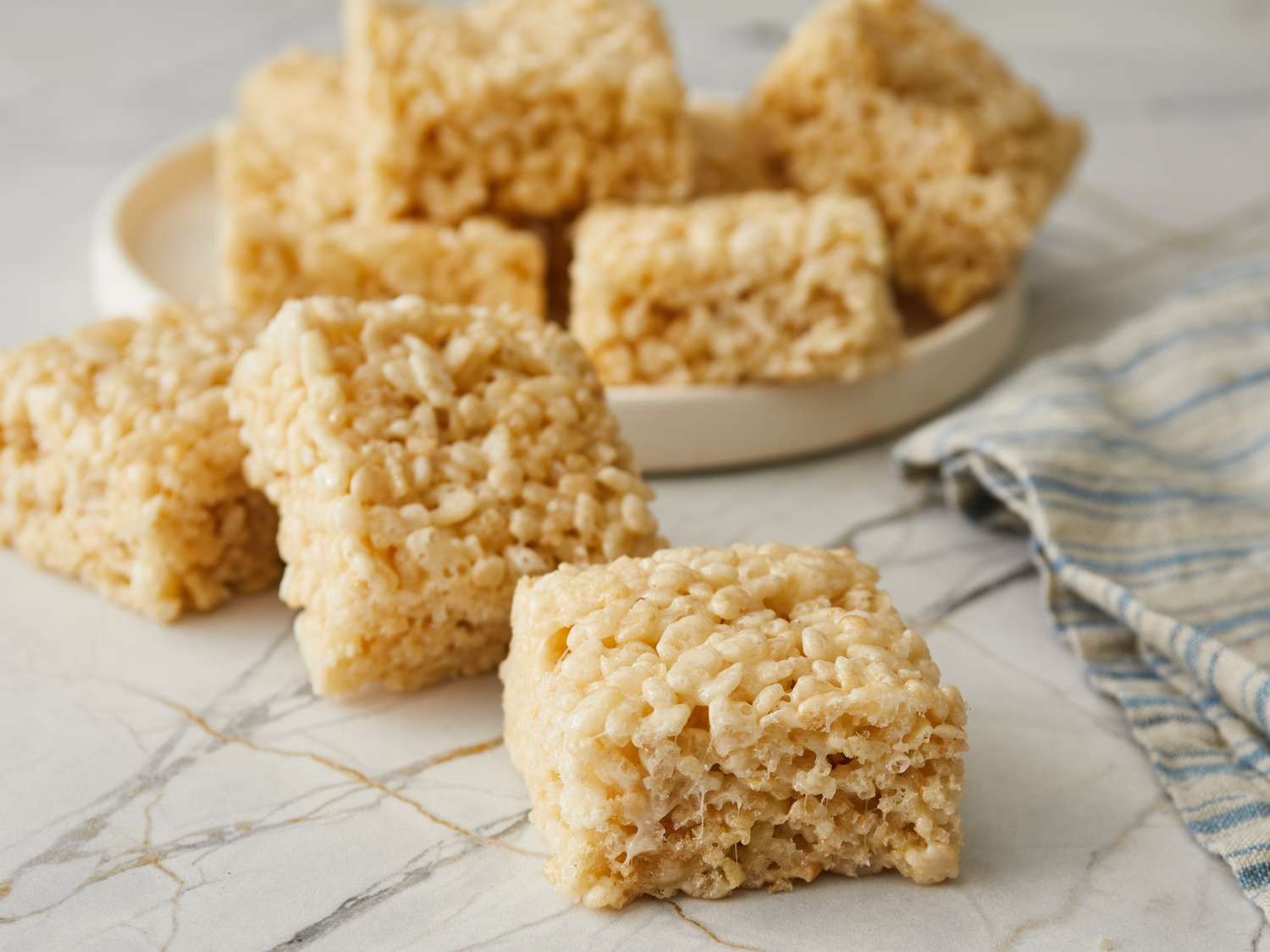 HALAL CRISPY TREATS 33 GM