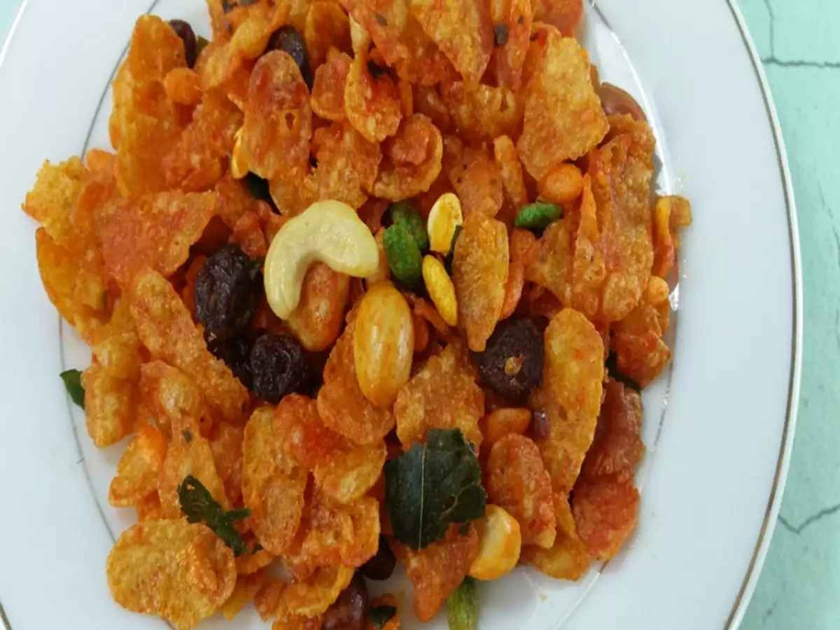 MAKAI DRYFRUIT CHIVDA CHHEDAS 150 GM