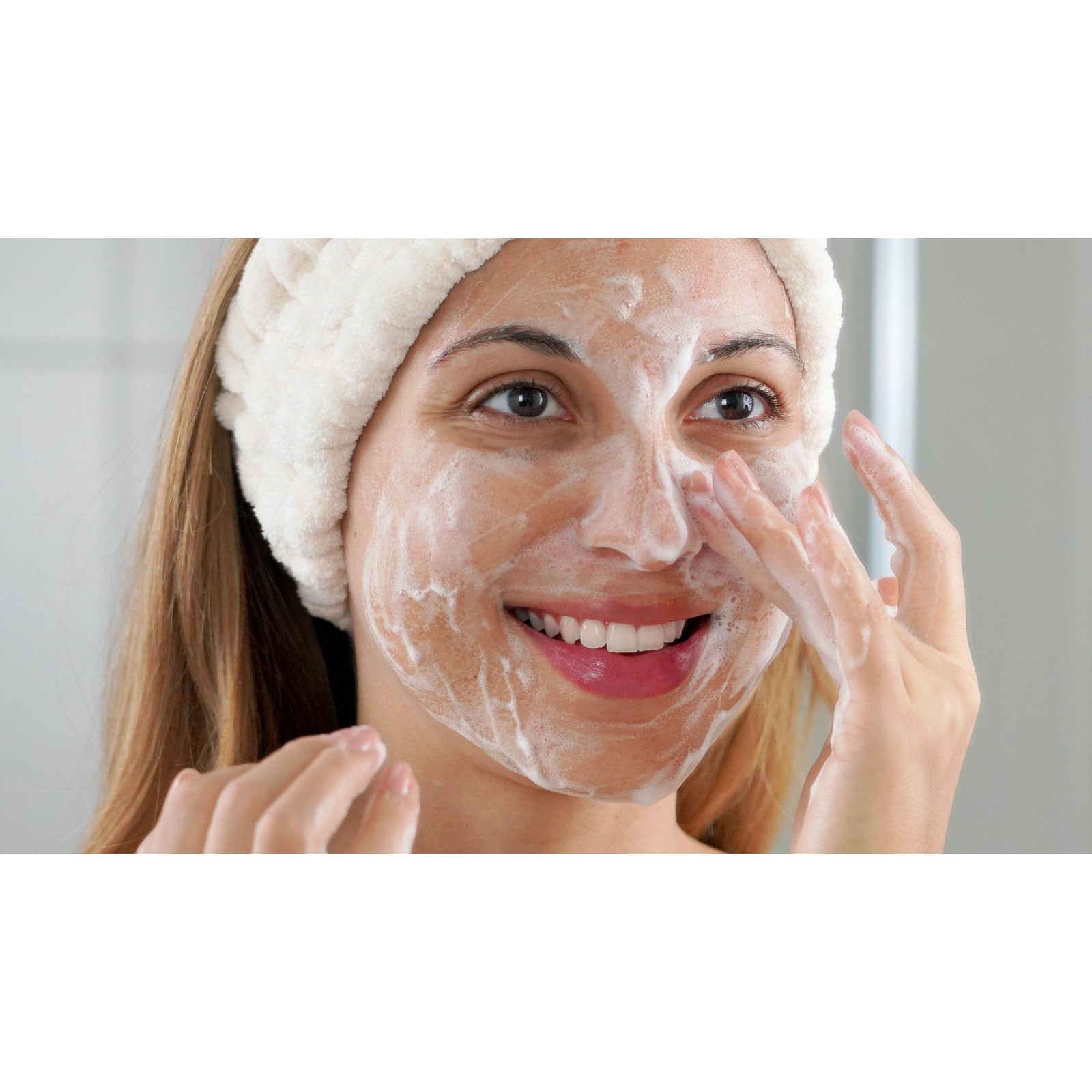 CHARM&GLOW SCRUB FACEWASH 120 GM