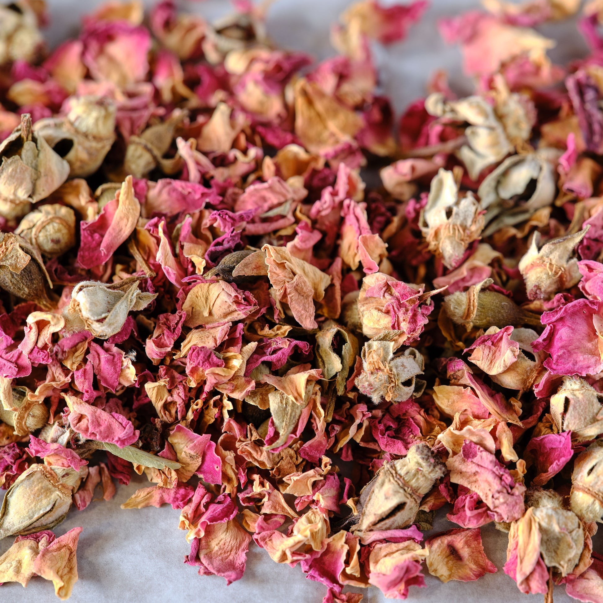 DRY ROSE PETALS GRAIN MARKET 0.06 Lbs