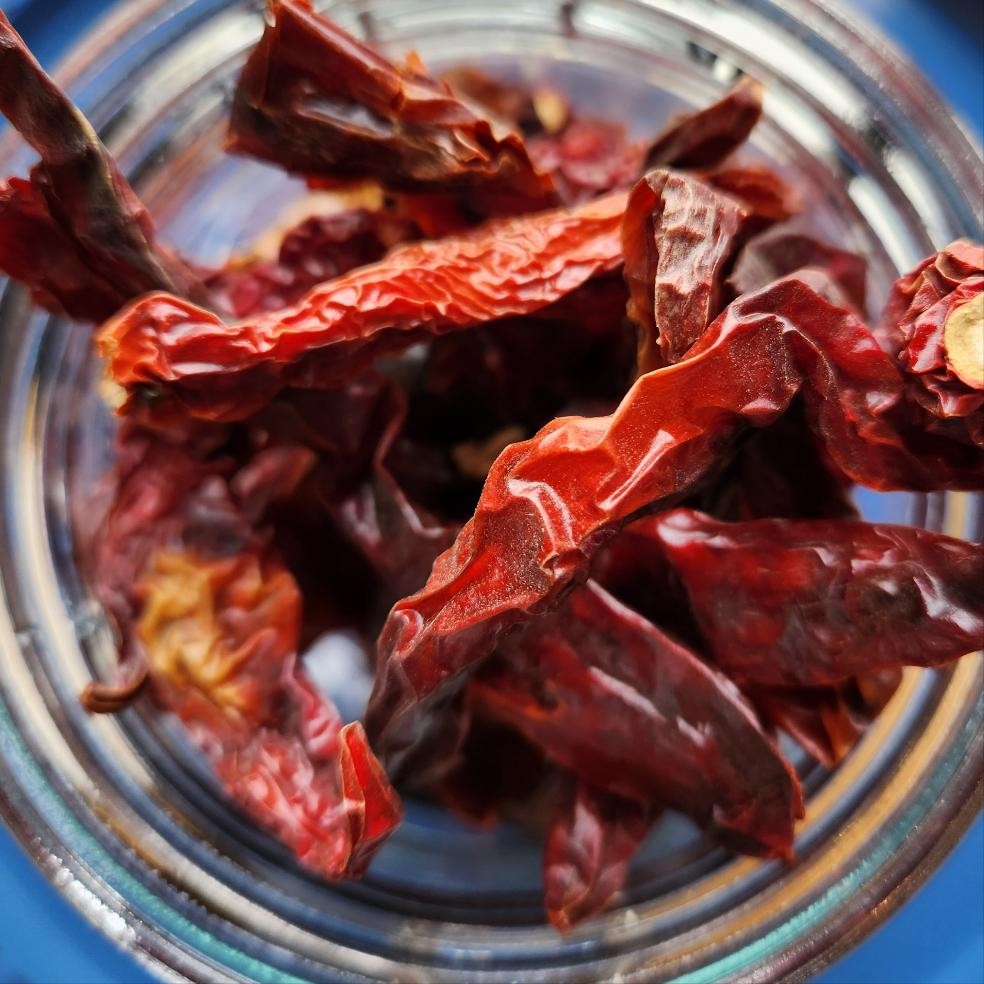 SURAJS KASHMIRI KOTHMIR CHILLI 200 GM