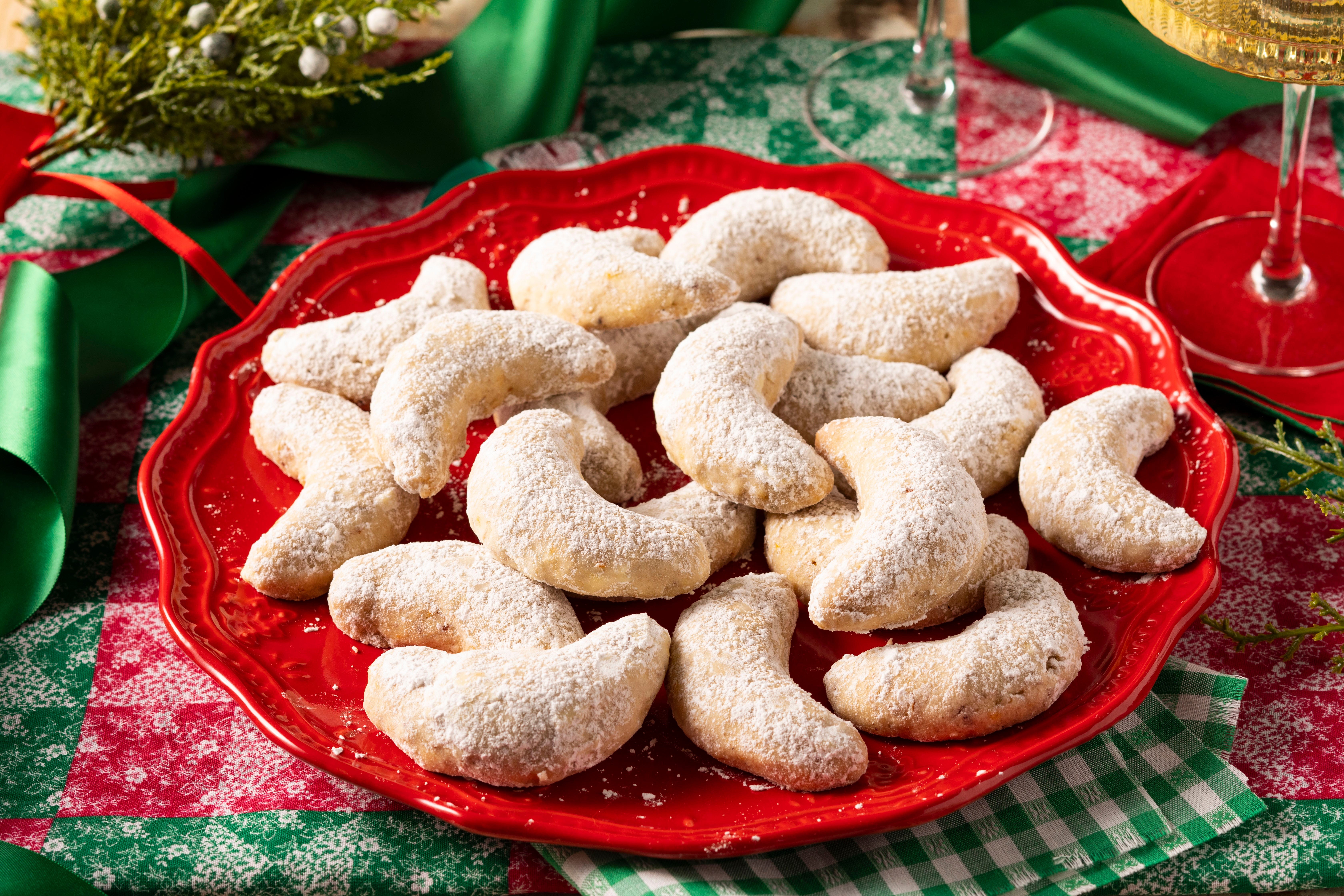 Crescent Assorted Cookies 850 GM