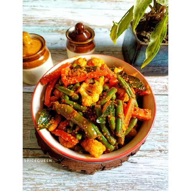 AK MIXED PICKLE 10 GM
