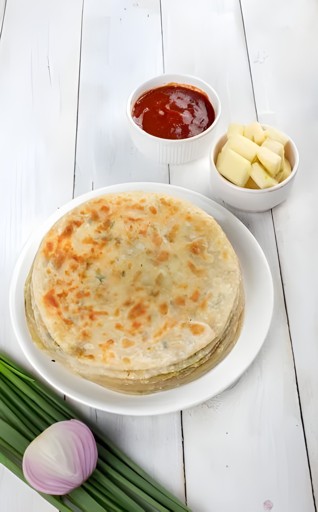 DELICIOUS FOOD ONION PARATHA 4 PCS
