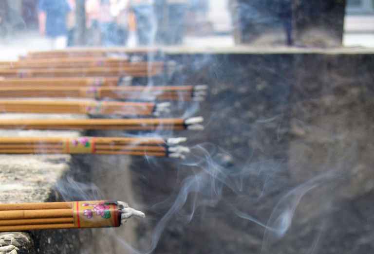 Henaa Lily Incense