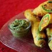 2 Pieces Mirchi Pakora Plate