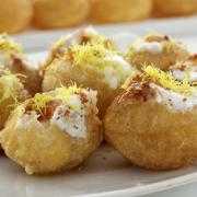 Dahi Batata Puri Plate