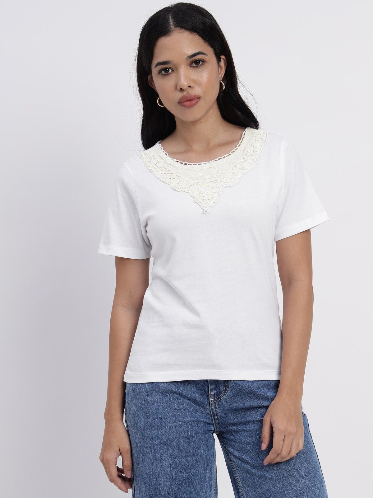 White Regular Tshirt with lace neck accent