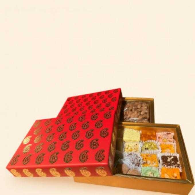Red Paisley Gift Box Set (2-Piece)