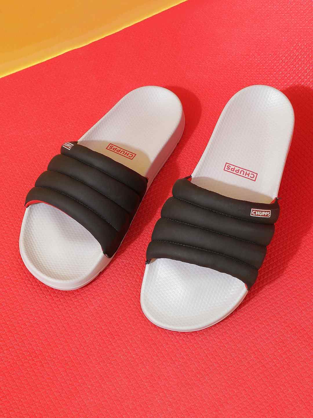 Chupps Mens Classic Quilted GREYBLACK Flipflop  Sliders