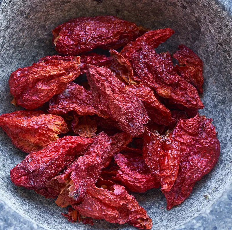 King Chilli With Stem / Ghost Pepper (Bhut Jolokia)