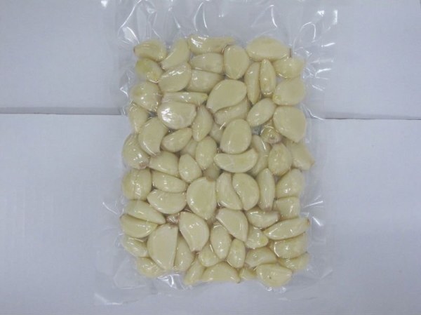 GARLIC PEELED 1 LBS