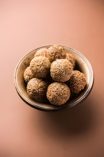Gems Crushed Peanut Ladu 7 Oz