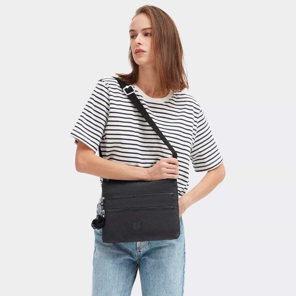 Kipling Alvar Shoulder Bag Black Noir